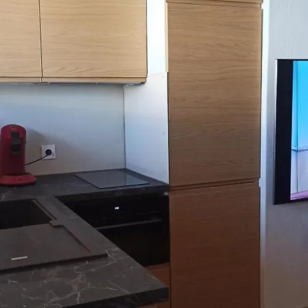 2 Louis - Euroairport - Basel - Train Station شقة *